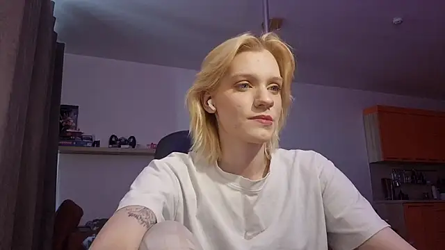 AuraNevera's Live XXX Chat