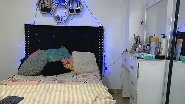 charlotte_077 Live XXX-Chat