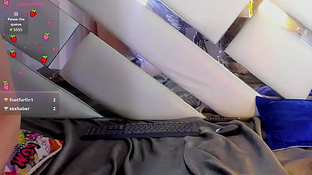 Benny_and_Mark Adlı Modelin Canlı XXX Sohbeti