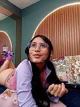 NayeCloud Obrolan Langsung XXX