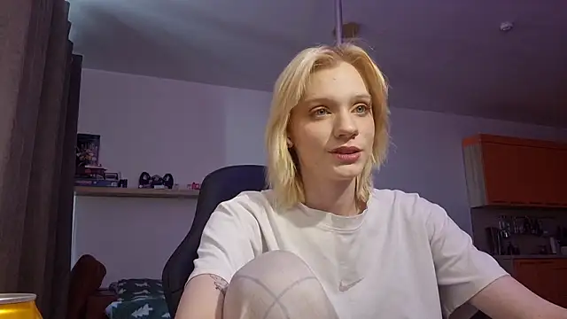 AuraNevera's Live XXX Chat