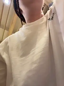 Chat +18 de KiraSunshine ao vivo