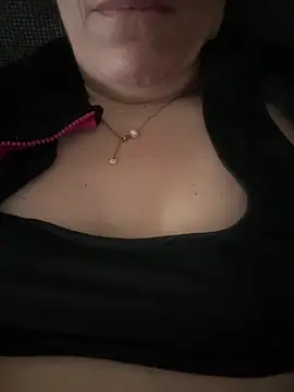 SweetMia36UK 即時 XXX 聊天