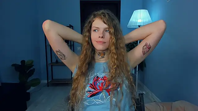 RayaNenliaのライブXXXチャット