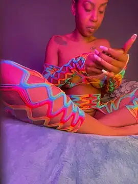 TheRealOshunQueen's Live XXX Chat