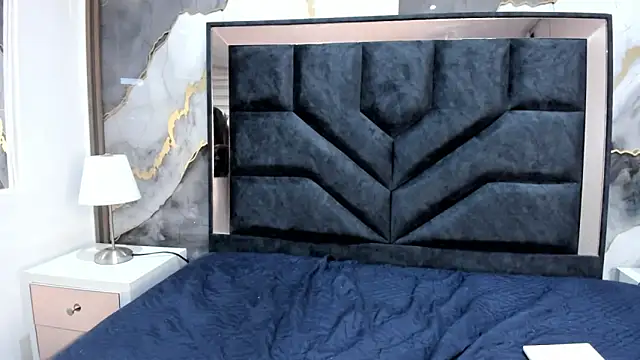 EsmeraldaChantre Adlı Modelin Canlı XXX Sohbeti