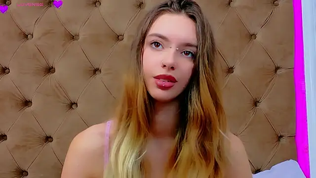 Czat XXX na żywo – CoraVex