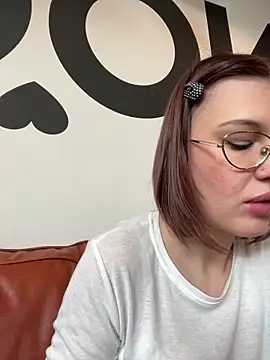 دردشة RinaCat الجنسية المباشرة