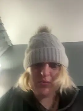 KITTYBOOBOOFUXX Chat XXX live