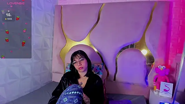 NaniiSisy – Kamerová šou