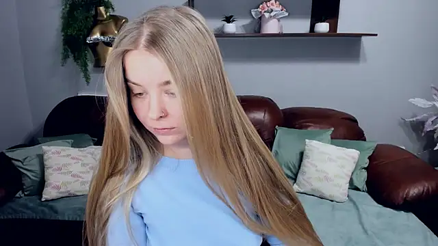 SirenaDoll live XXX chat