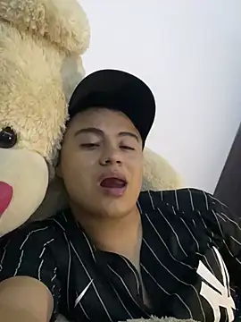 andresmahecha777: διαδικτυακό σόου στην κάμερα