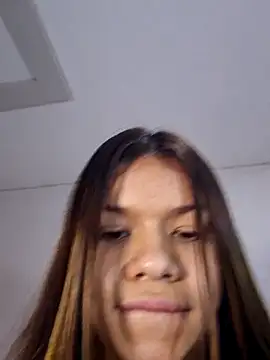 sophia_ramirez12 Adlı Modelin Canlı XXX Sohbeti