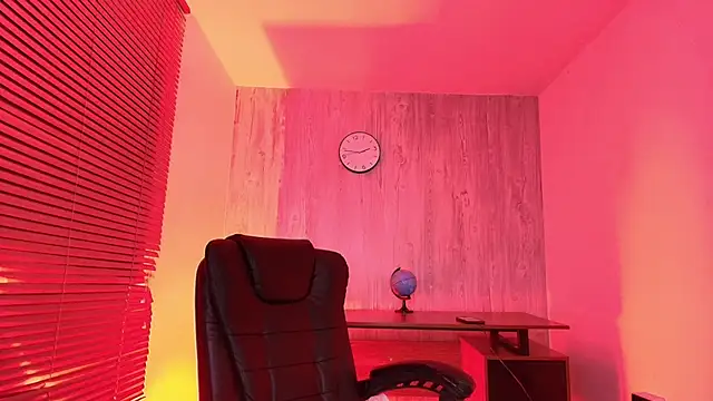 AuroraBrow's Live XXX Chat