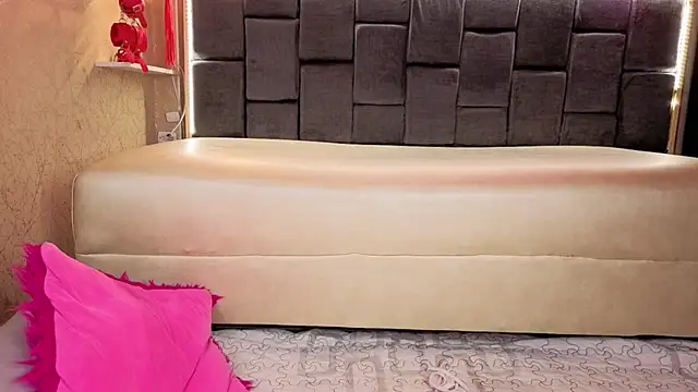 Im-Lola's Live XXX Chat