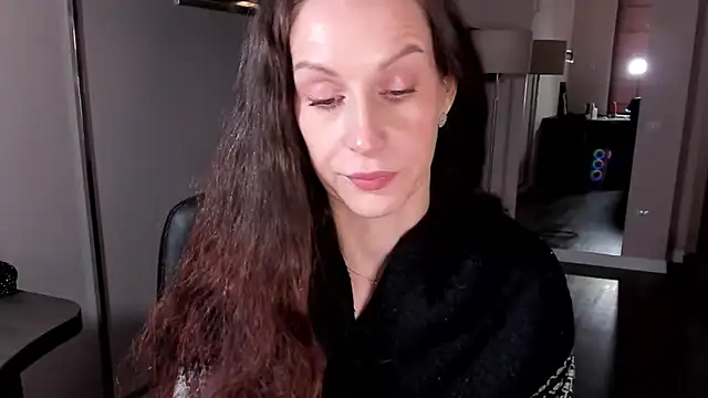 Mila_Anders Adlı Modelin Canlı XXX Sohbeti