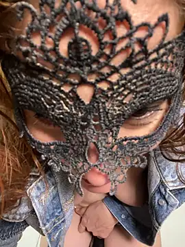 Miacarry Live XXX-chat