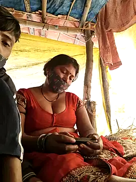 Webkamerová show Indiandesicouple155