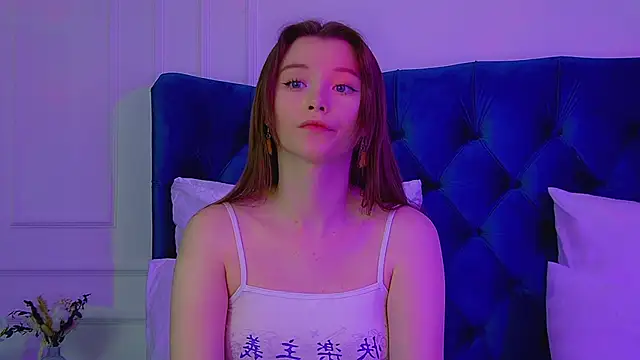 KeiraAsti élő XXX-chatje