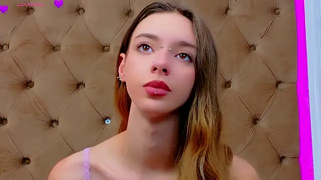 CoraVex Adlı Modelin Canlı XXX Sohbeti