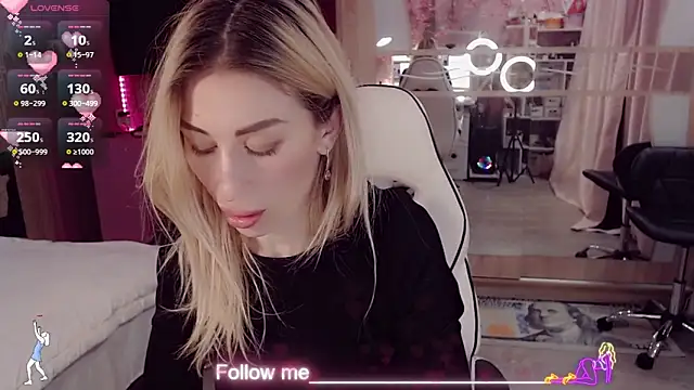 Онлайн чат XXX AnnieGOld_