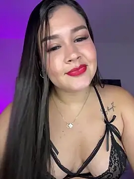 Bella-kim- élő XXX-chatje