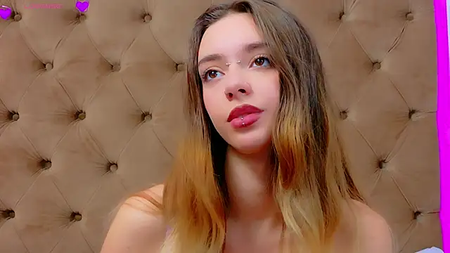 Chatroom XXX en direct de CoraVex