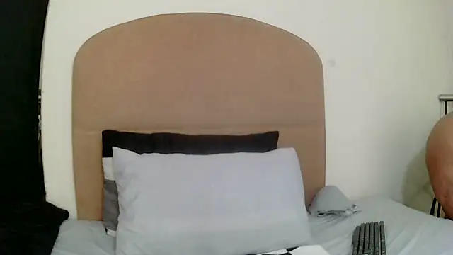 Chatroom XXX en direct de CuteHoney92