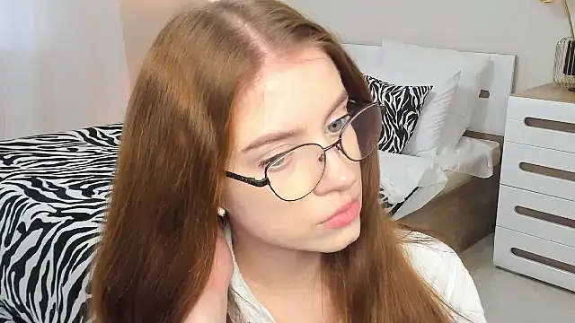 Erica_Kiss 现场XXX聊天