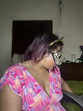 SLNatasha Adlı Modelin Canlı XXX Sohbeti