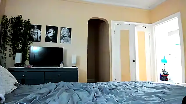 Heyalexaaa_love Show in webcam