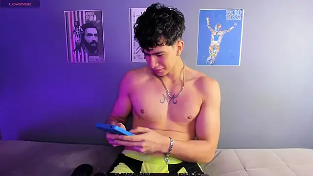 Criss_Adams Chat XXX in diretta