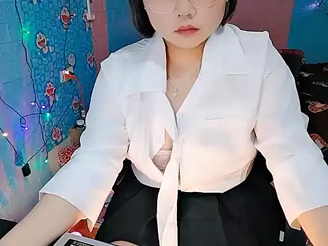 Lylu007 Adlı Modelin Canlı XXX Sohbeti