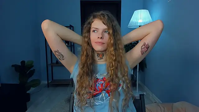 RayaNenlia's Live XXX Chat