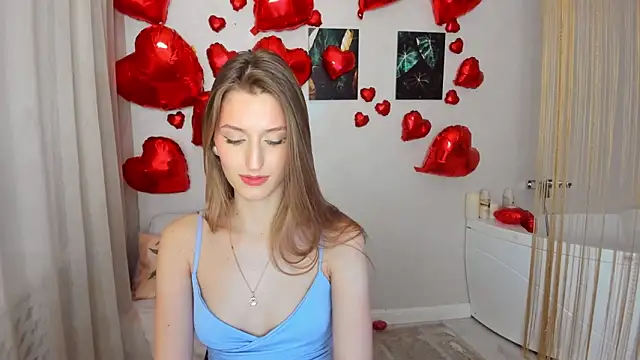 NaturalBeaty's Live XXX Chat