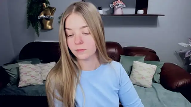 SirenaDoll Live XXX-chat