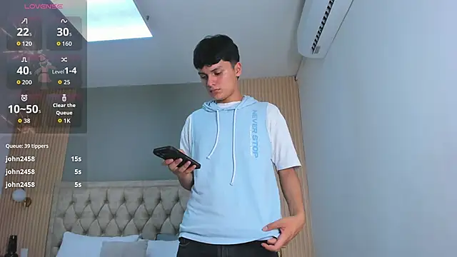 Maxii18_'s Live XXX Chat