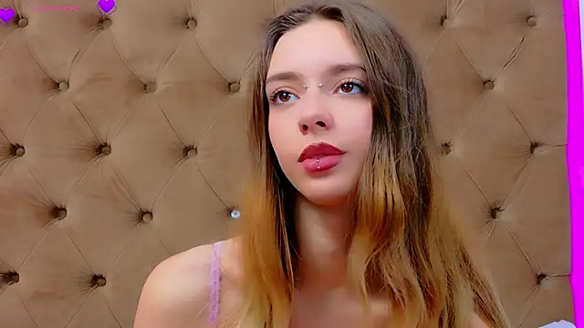 CoraVex Live XXX Chat