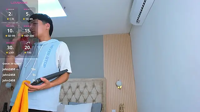 Maxii18_ Live XXX-Chat