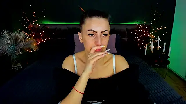 Rebecca_Diamond élő XXX-chatje