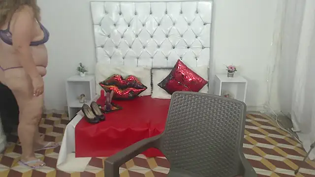 Chat XXX en directo de Sweetbigcatt