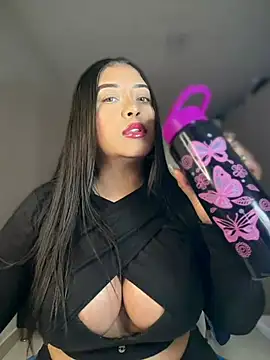 cami_ortiz__'s Live XXX Chat