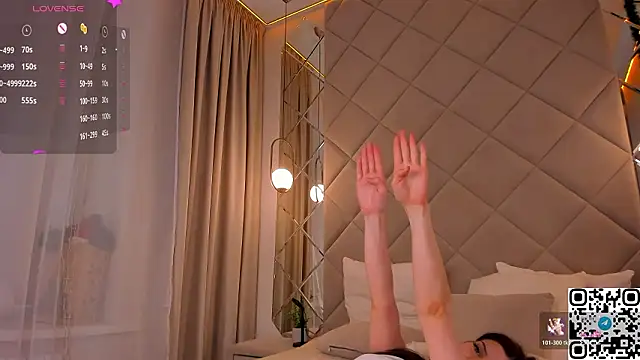 Skinny_Alice Adlı Modelin Canlı XXX Sohbeti