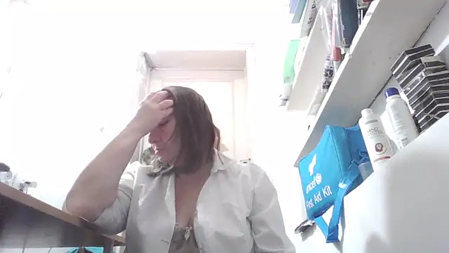 AnnaLive570's Webcam Show