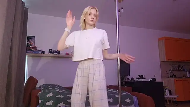 AuraNevera's Live XXX Chat