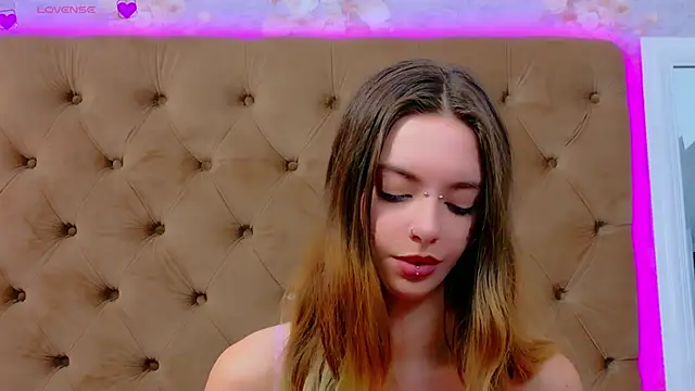 CoraVex Live XXX Chat