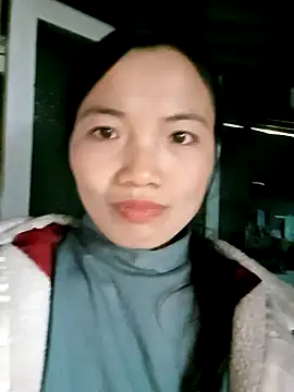 ngan-cute Chat XXX in diretta