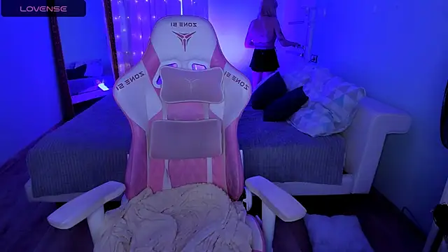 AnyaTaylor_ Live XXX-Chat