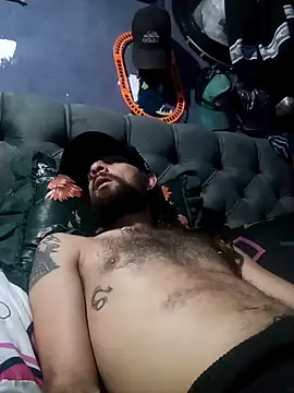 hairy_mannn élő XXX-chatje