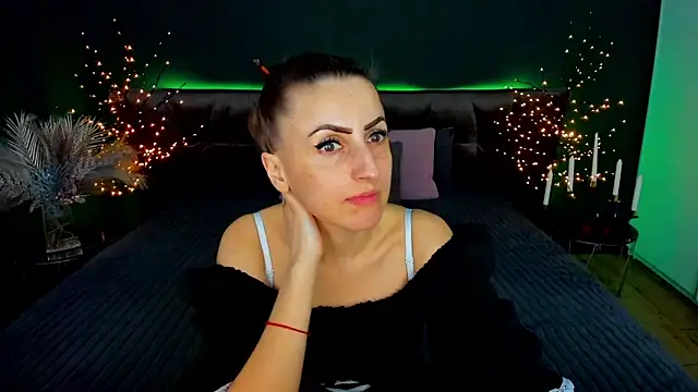 Rebecca_Diamond: онлайн-секс-чат